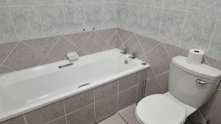 2 Bedroom Property for Sale in West Beach Eastern Cape